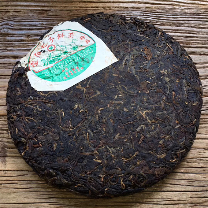 2004年甲申年 勐满单一茶青青饼 生茶 357g