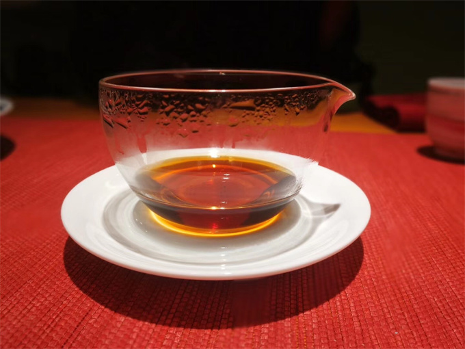 [中国茶业云南公司] 80年代末 8892大红印 生茶 357g