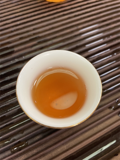[海湾茶业] 1999年老同志 八卦云“雲”古茶树青饼 生茶 380g