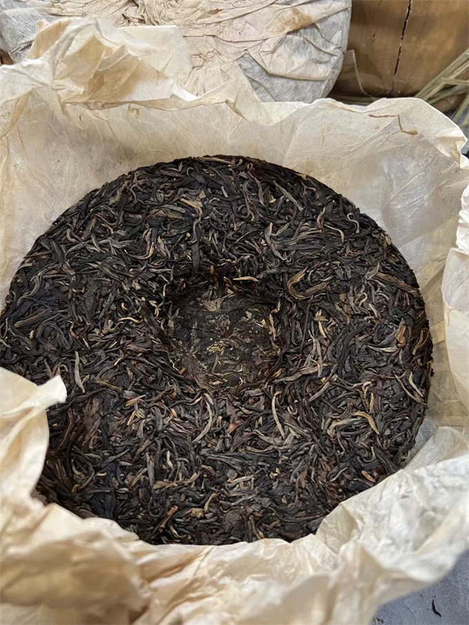 [군소차창] 이무정산 청병 357g