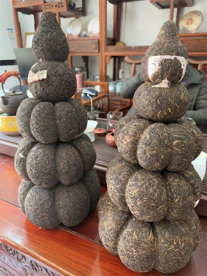 [勐海茶厂]2008年801批 大团茶 一生 一熟  条 6.8kg