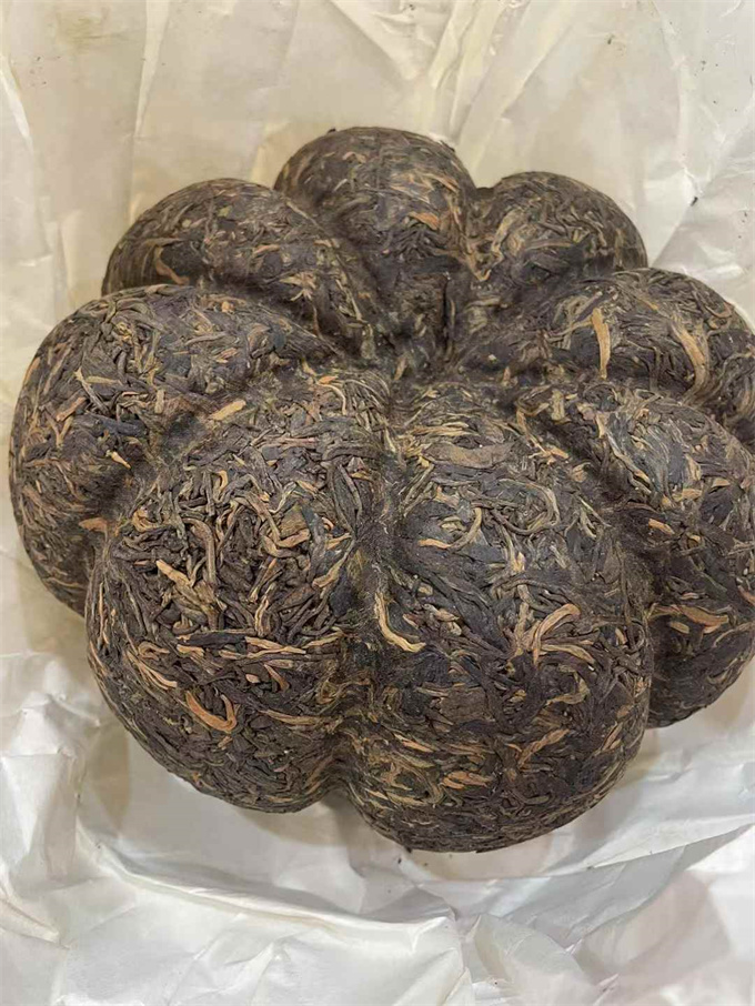 [勐海茶厂]2008年801批 大团茶 一生 一熟  条 6.8kg