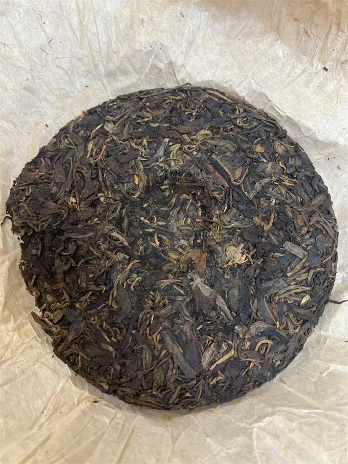 [易武茶庄] 2002年曼庄茶山野生麒麟饼 400g