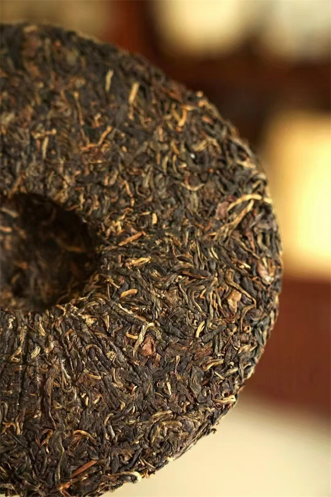 [鹏程茶厂] 2006年荣昌号勐海生态古树茶 357g