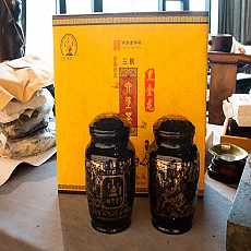 [명품 노육보차] 진귀한 품질 흑금룡 1세트(120g*2통)