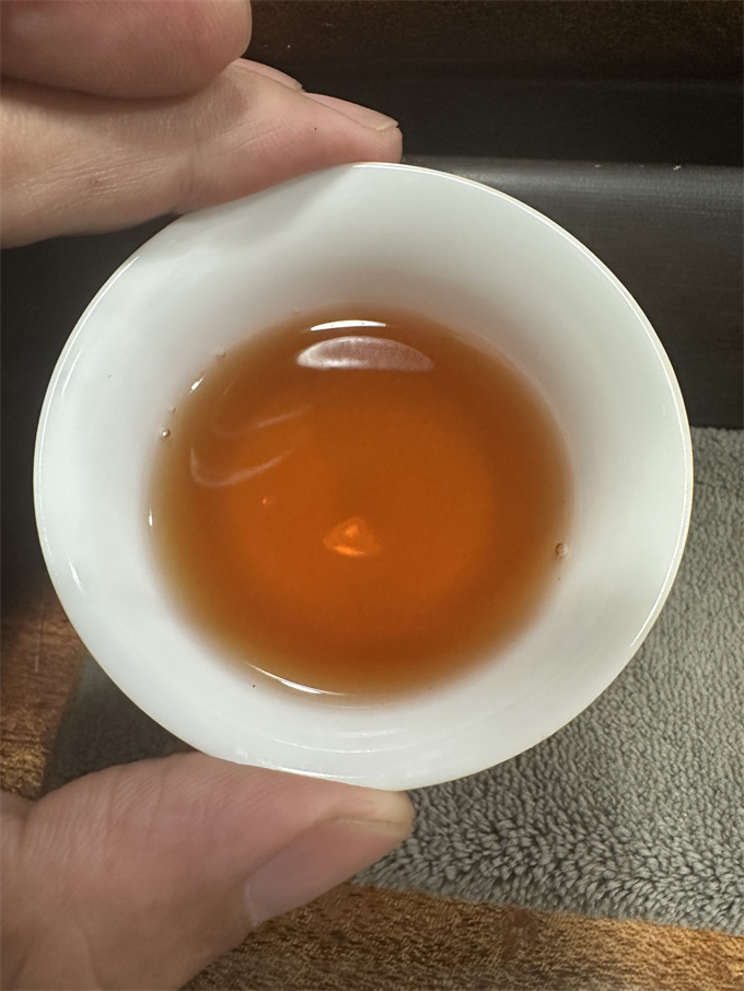 [王霞普洱茶业有限公司]2006年 古佛海南糯金毫饼 357g 1건(42편)