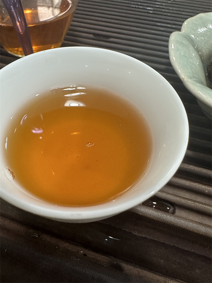 [가성비 좋음] 01년 황중녹 청병 357g