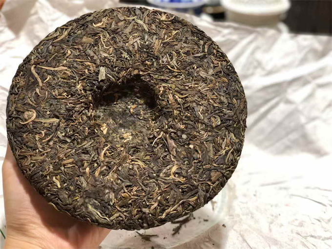 [차기 좋은 차 긴급폭탄] 11년 포랑 교목 은호 진장판 357g 1건(42편)