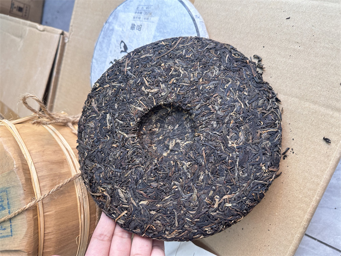 [가성비 좋은차] 14년 보수어품普秀御品 357g 1건(42편)