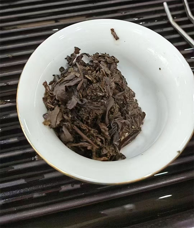 [하관 고급차 50%이상 할인] 2004년 대비大飞 청병 357g