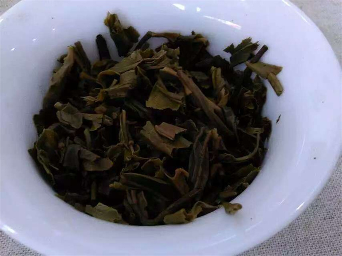 [원가이하 폭탄] 2015년 맹해 고산 조춘 철병 357g 1건(28편)