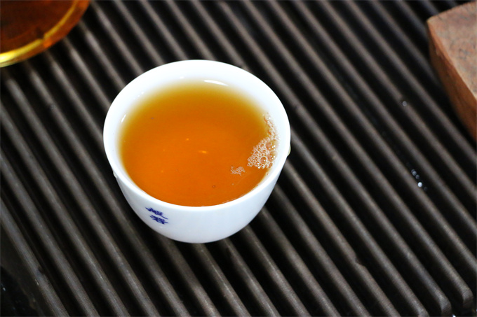 [햇볕이 만든 단맛] 2025년 빙도 고수 춘 쇄홍차 100g