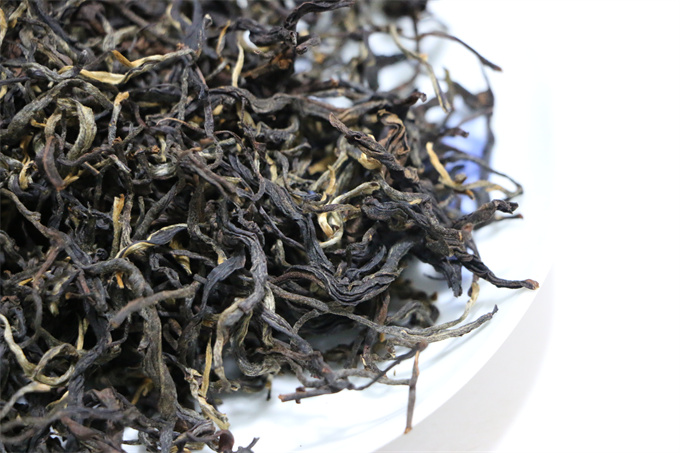 [햇볕이 만든 단맛] 2025년 빙도 고수 춘 쇄홍차 100g