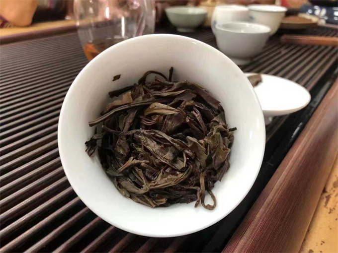 [가성비 훌륭함] 06년 경매 고수원차 8001 357g