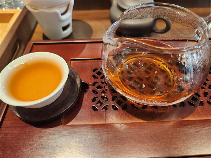 [최고의 가성비] 06년 이무 노수 매화병 생/숙 100g 10개