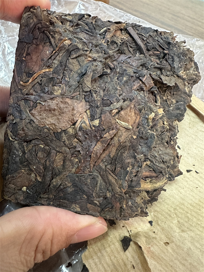 [사적 소장차] 2008년 이무 고수차 황금청병 250g