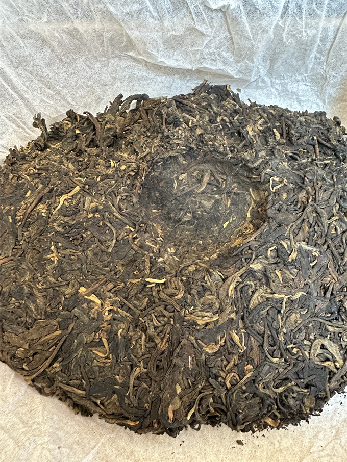 [勐海茶厂]2001年叶柄怀定制的绿太阳 敬业号357g