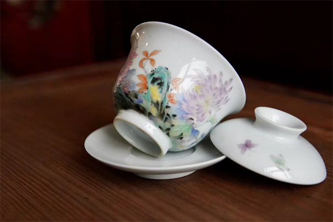 법랑채 소개완-추국 珐琅彩小盖碗-秋菊(130ml)