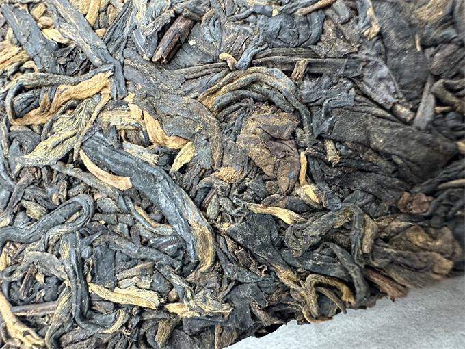 [老同志]1999年老同志 生茶砖 250g