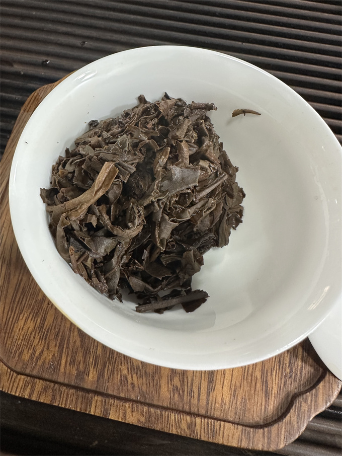 [老同志]1999年老同志 生茶砖 250g