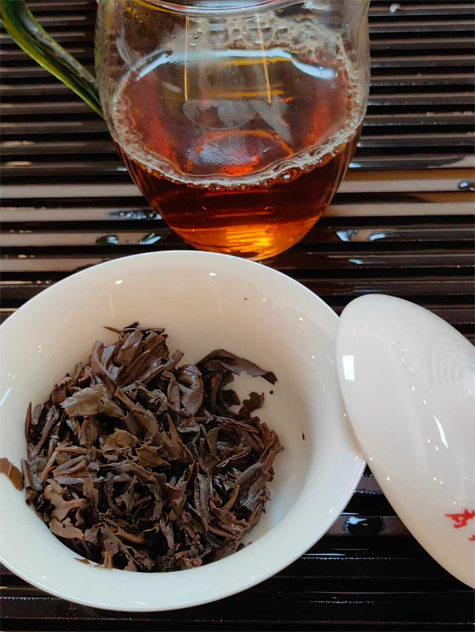 [가성비 좋은차]2002년 불해은호 생병 357g