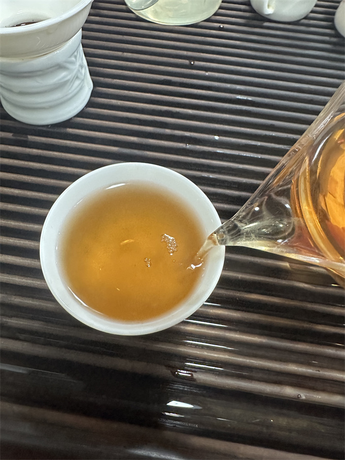 [노백차 폭탄] 19년 운남 노수 백차 357g