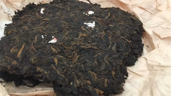 [10건 폭탄]2018년 맹해 고조미古早味 숙병 357g 1건(28편)