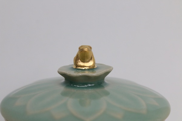 청자황금개구리 머그컵