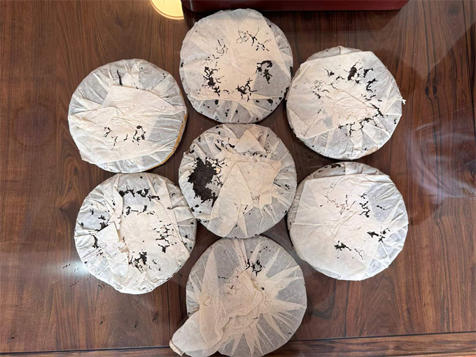 [근 30년 노차 할인] 00년 랑하 황금인 생차 357g