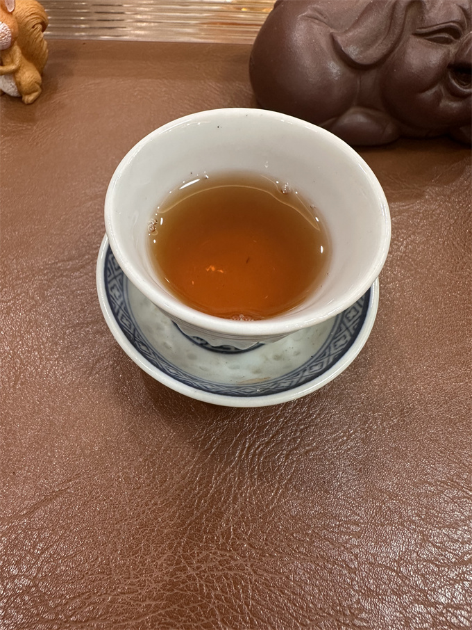 [최고급 이무 고수 노차] 2000년 이무 교목 판다 청병 400g