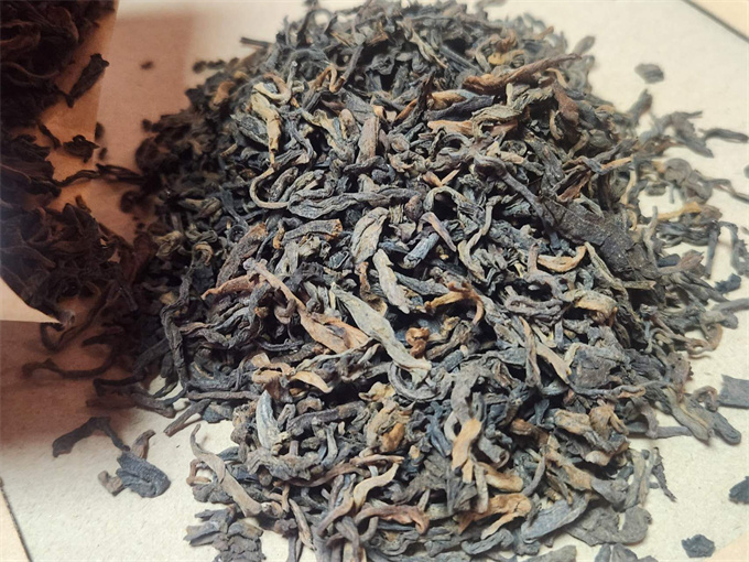 [원료 좋고 잘만든 노숙차] 18년 빈장금아 500g